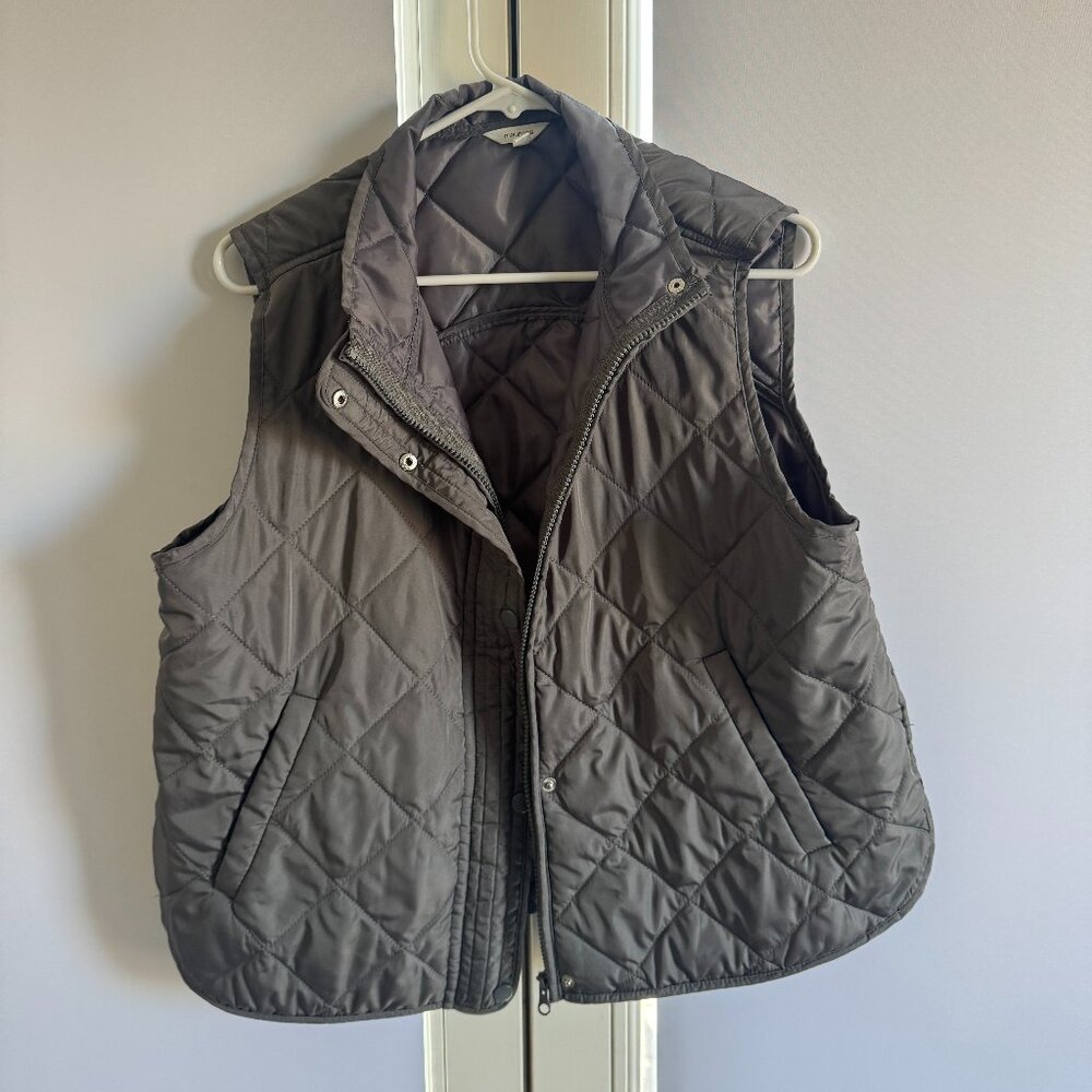 Maurices Quilted Puffer Vest in Dark Gray